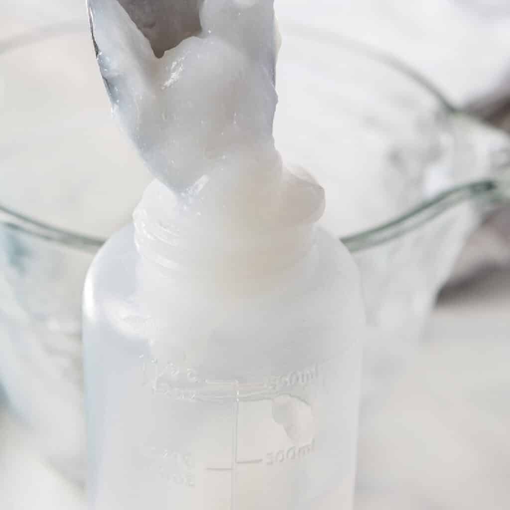 add homemade bleach pen mix to squeeze bottle