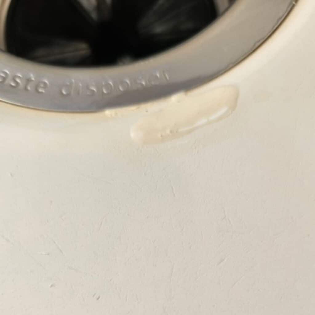 filling chip in porcelain sink