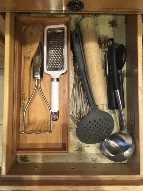 kitchen drawer before being drawer organizer