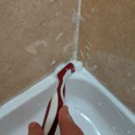 bleach mix to get rid of mold on caulk