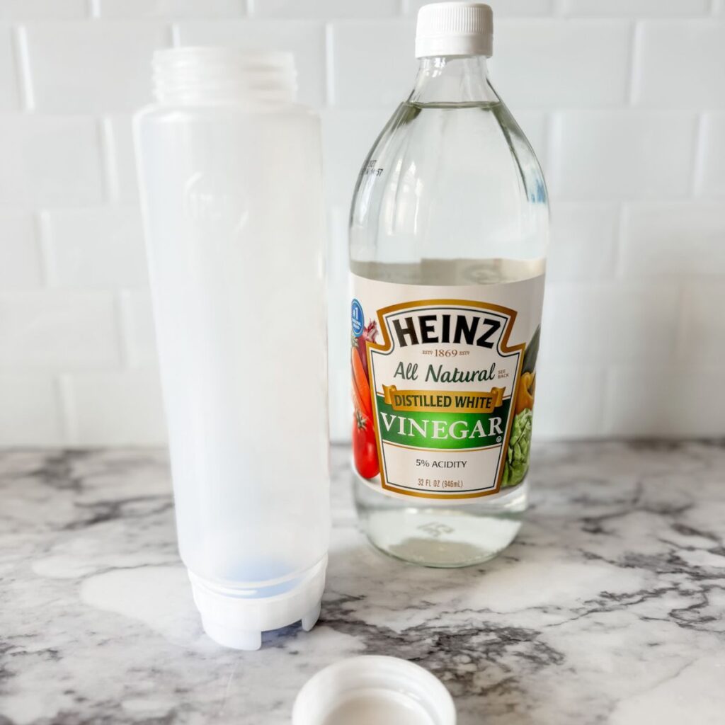 vinegar to clean toilet